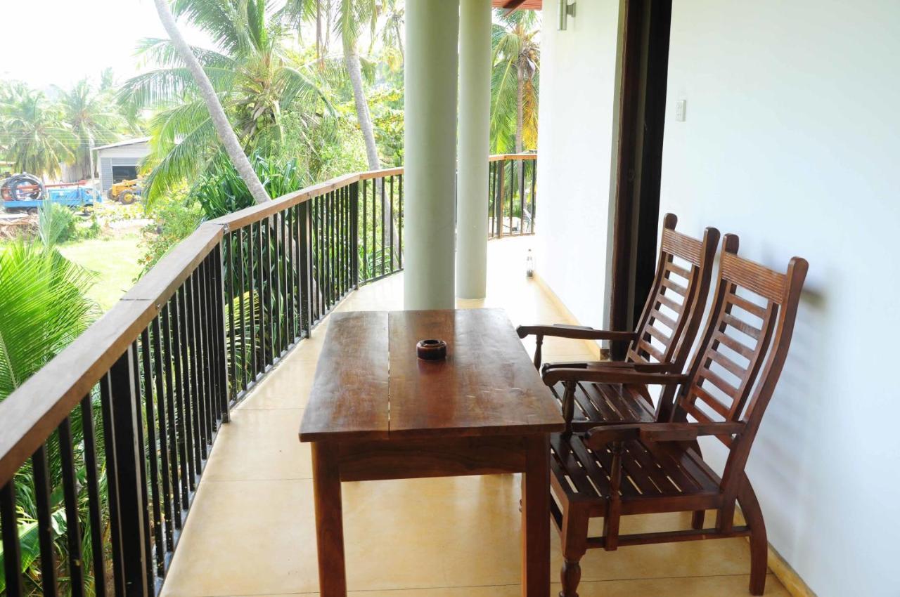 Traveller'S Home Hotel Tissamaharama Room photo